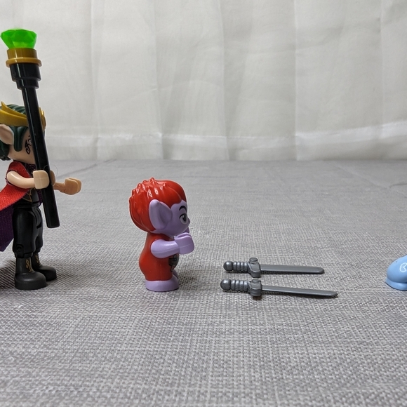 LEGO Minifigures Goblin King &  Magic Staff  Jimblin Goblin Cub, 2 Swords 41183 - Picture 10 of 15